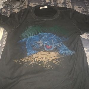 Urban outfitters tiger tee shirt size medium